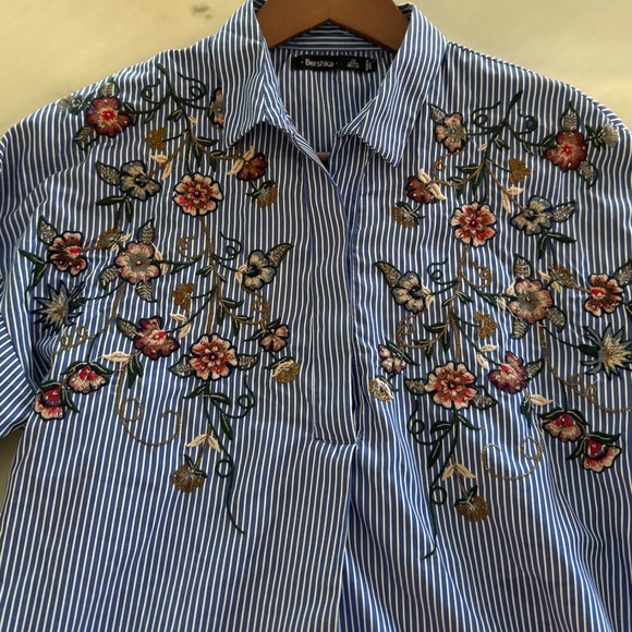 Bershka floral Embroidered Blouse Sz XS - Picture 5 of 10